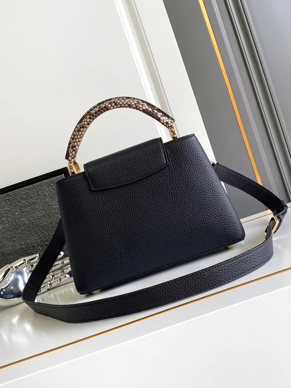 LV Black Python Capucines Mini - Hình 3