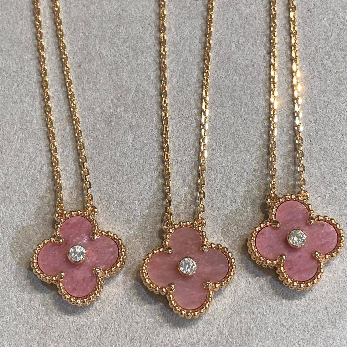 Van Cleef & Arpels CLOVER RHODONITE 1 DIAMOND PINK GOLD NECKLACE