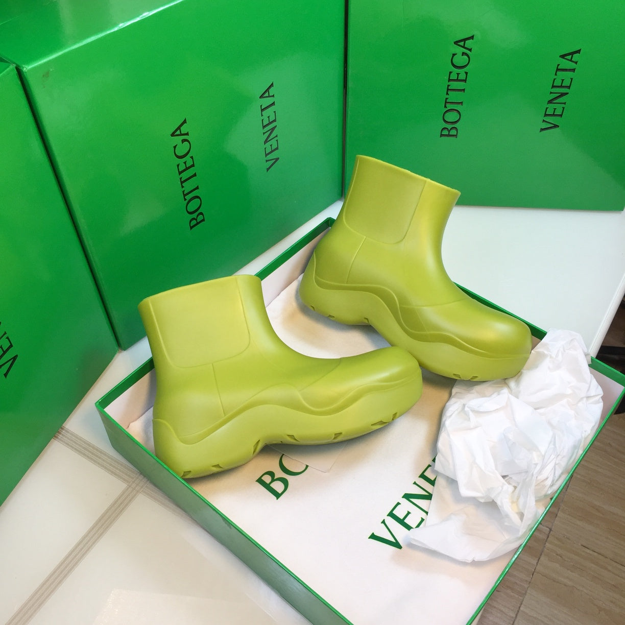 BOTTEGA VENETA PUDDLE ANKLE BOOT IN OLIVE GREEN RUBBER