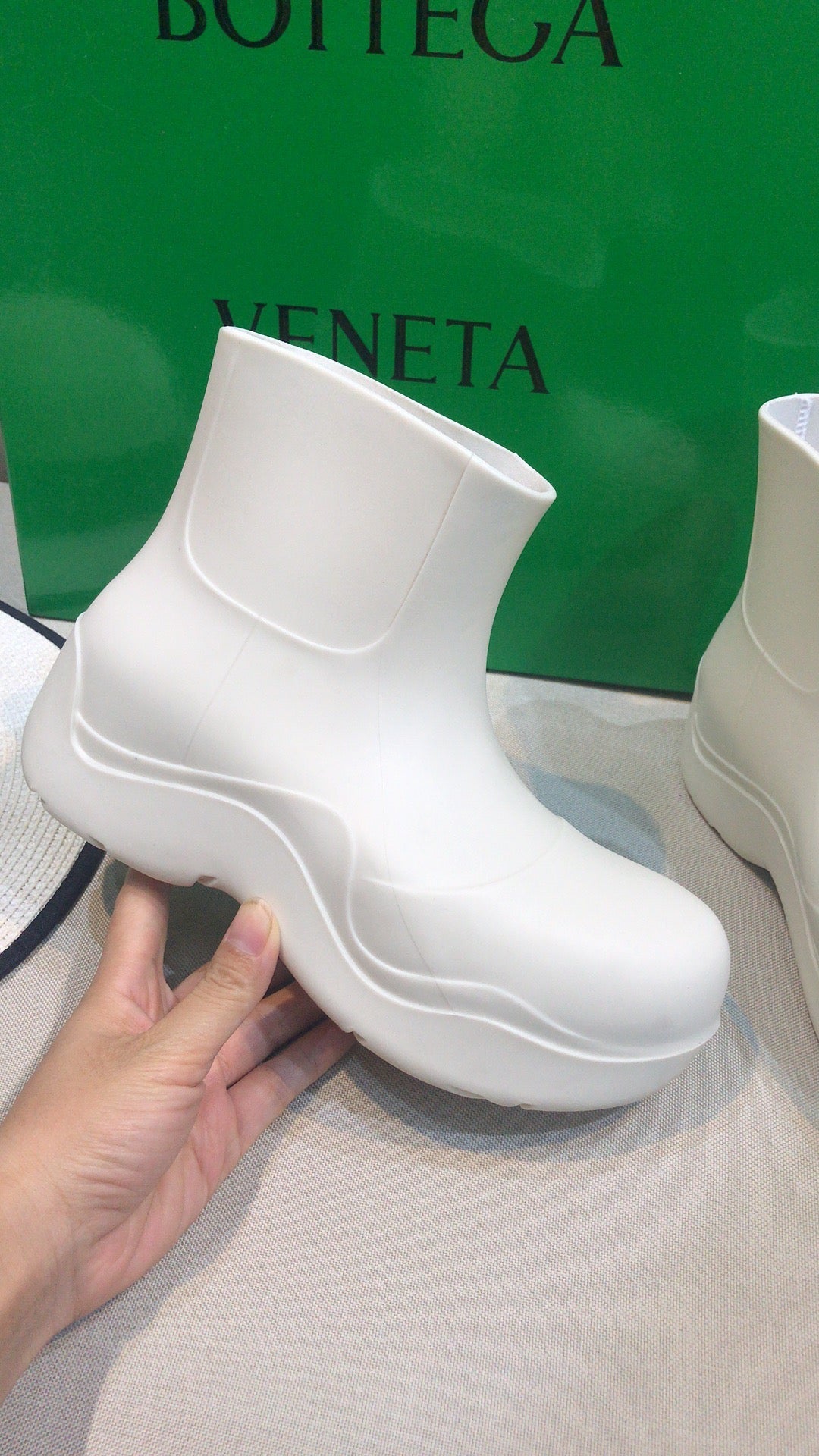 BOTTEGA VENETA PUDDLE ANKLE BOOT IN WHITE RUBBER