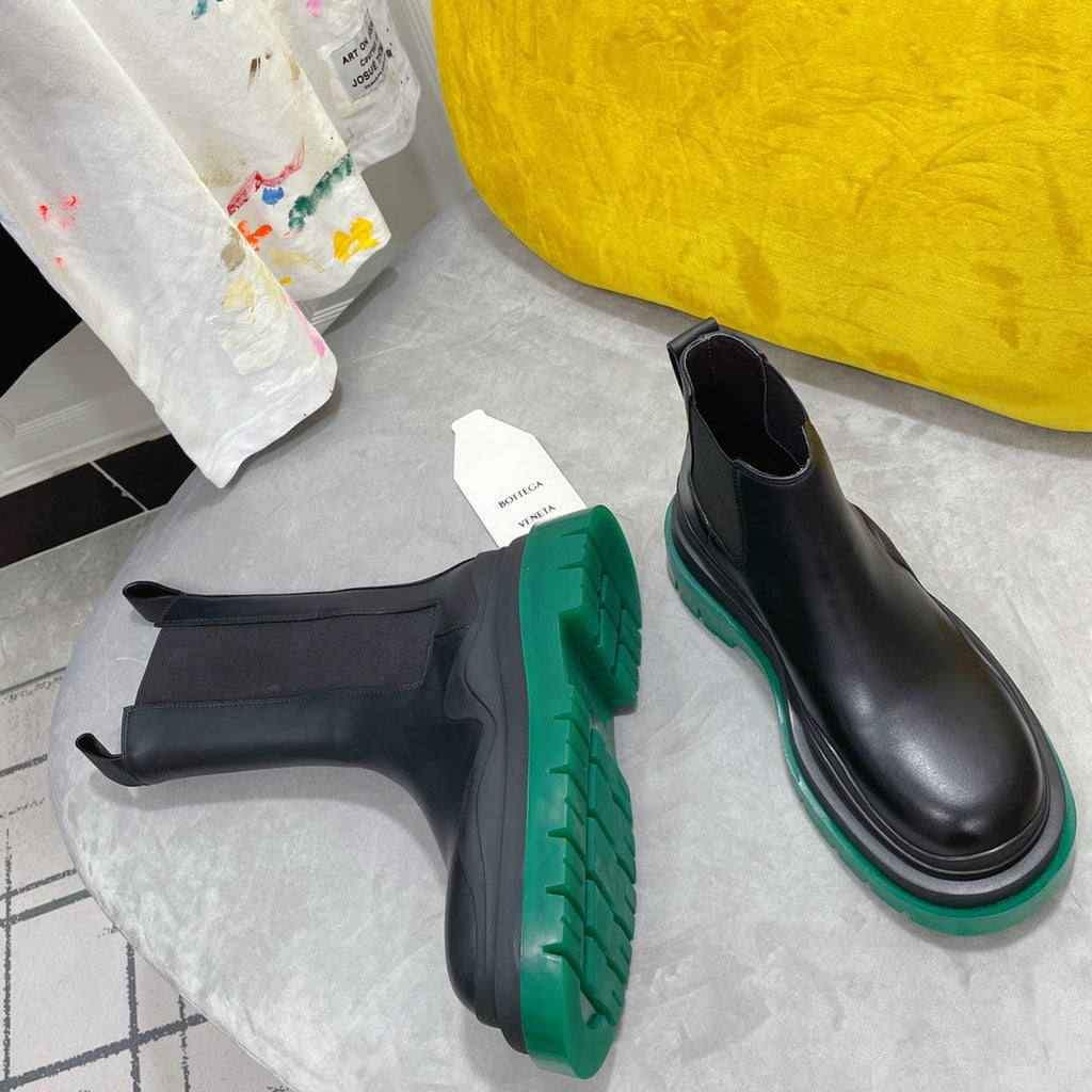 BOTTEGA VENETA TIRE CHELSEA BOOT IN BLACK MIX TEAL GREEN CALFSKIN