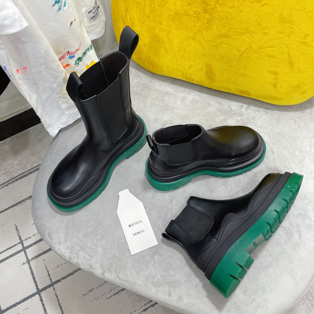 BOTTEGA VENETA TIRE CHELSEA BOOT IN BLACK MIX TEAL GREEN CALFSKIN