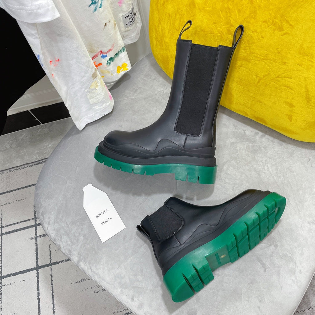 BOTTEGA VENETA TIRE CHELSEA BOOT IN BLACK MIX TEAL GREEN CALFSKIN
