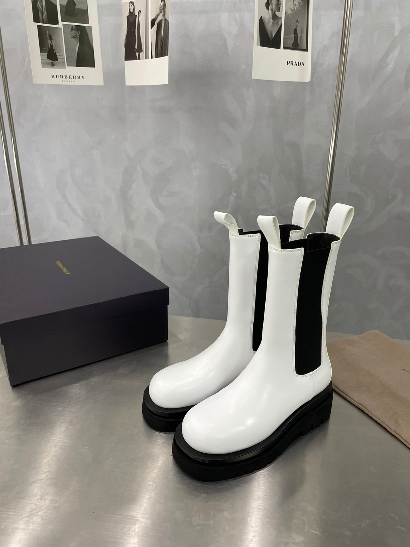 BOTTEGA VENETA LUG CHELSEA BOOT IN WHITE CALFSKIN
