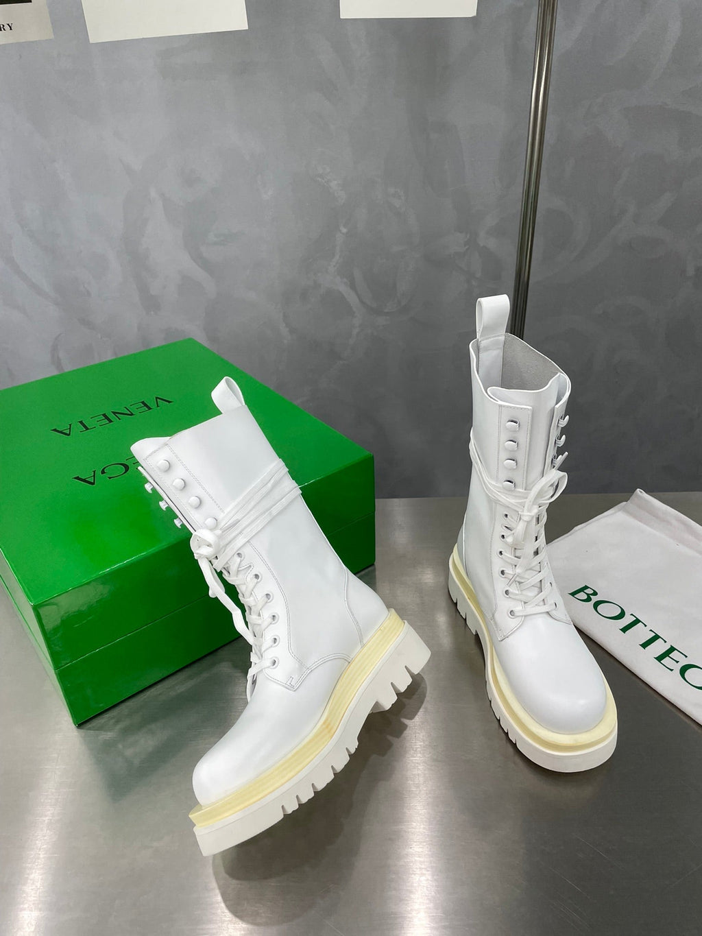 BOTTEGA VENETA LUG LACE-UP BOOT IN WHITE CALFSKIN 7 CM