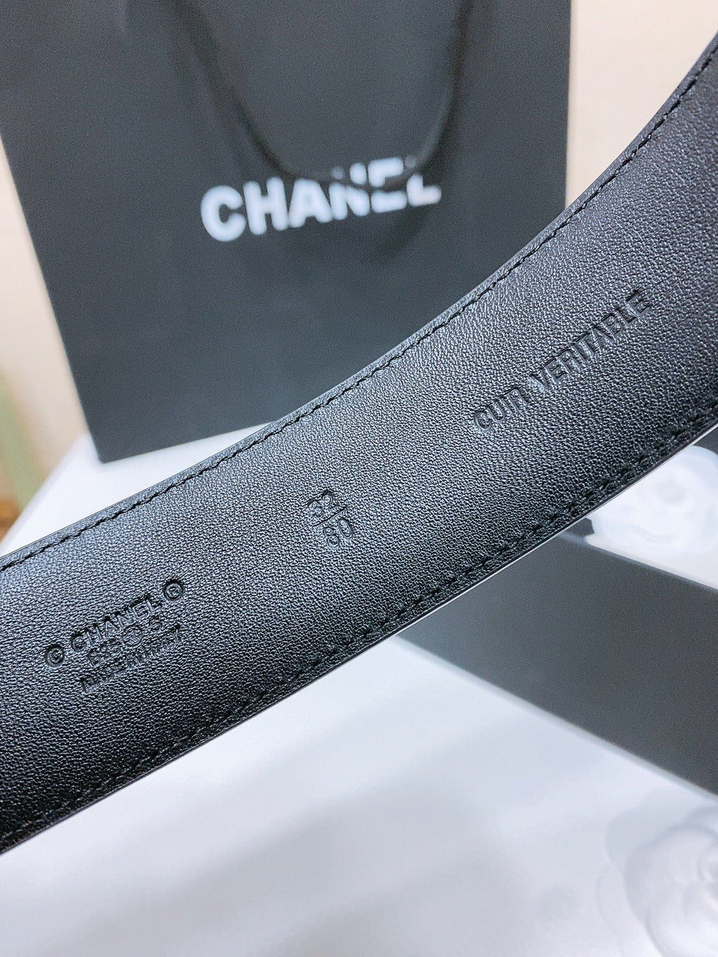 CHANEL DOUBLE C BELT 38MM IN BLACK QUILTED LAMBSKIN WITH BLACK AND BEIGE LEOPARD PRINT BUCKLE