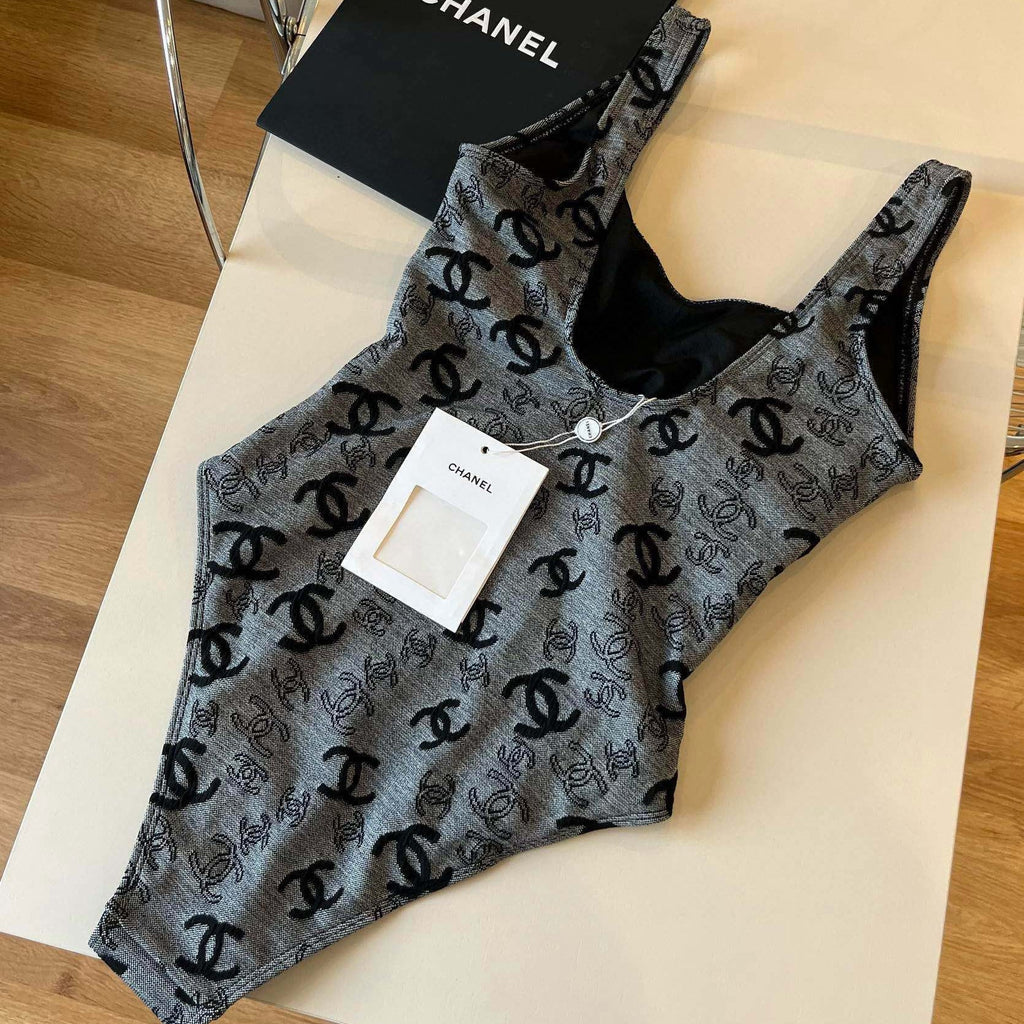CHANEL SWIMSUIT IN GREY AND BLACK PRINTED LOGO 626006