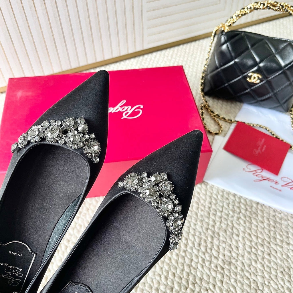 EFFLORESCENCE BALLERINAS IN BLACK SATIN