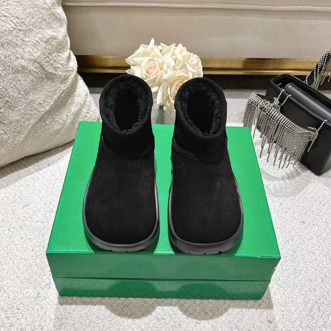 BOTTEGA VENETA SNAP MINI ANKLE BOOTS IN BLACK SUEDE AND SHEARLING LINING