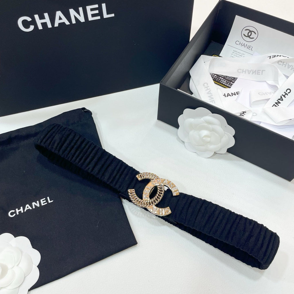 CHANEL DOUBLE 30MM STRETCH BELT IN BLACK SUEDUE WITH GOLD CHAIN BUCKLE CRYSTAL DETAIL