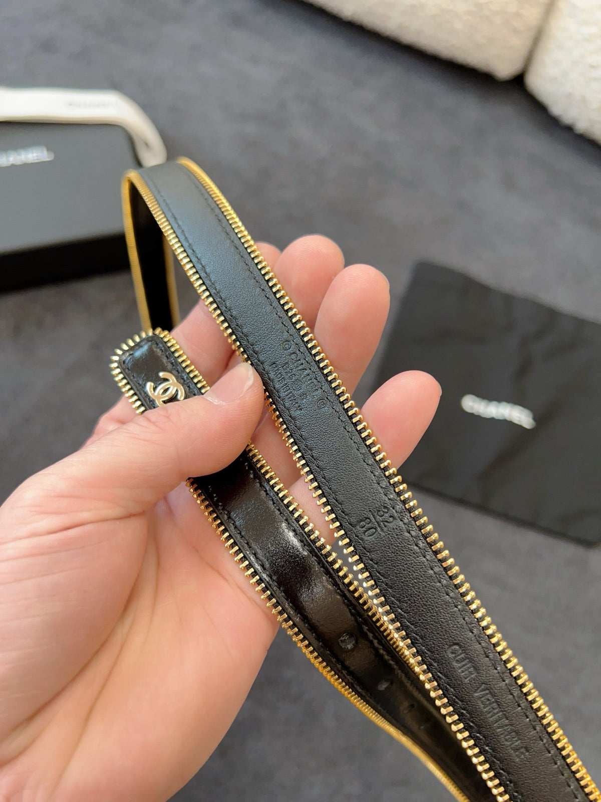 CHANEL BELT 20MM IN BLACK CALFSKIN WITH INTERWOVEN CHAIN BUCKLE ZIPPER IN TRIM GOLD HARDWARE