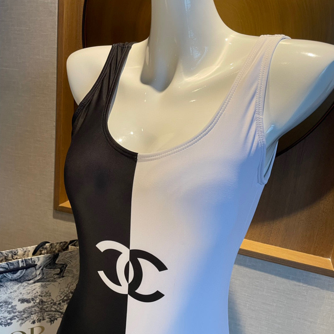 CHANEL BIKINI SWIMSUIT SET IN BLACK AND WHITE 613718