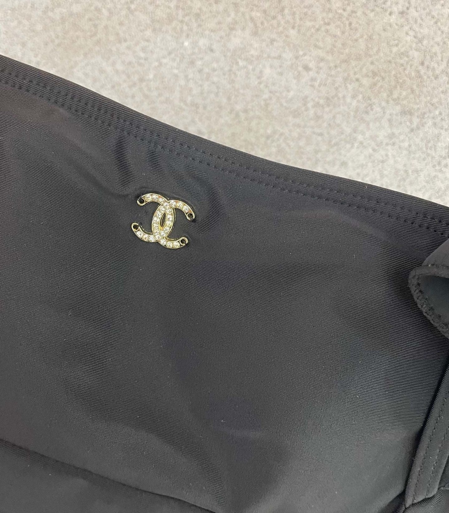 CHANEL BIKINI SWIMSUIT SET IN BLACK ATTACHED WITH GOLD METAL LOGO 615196