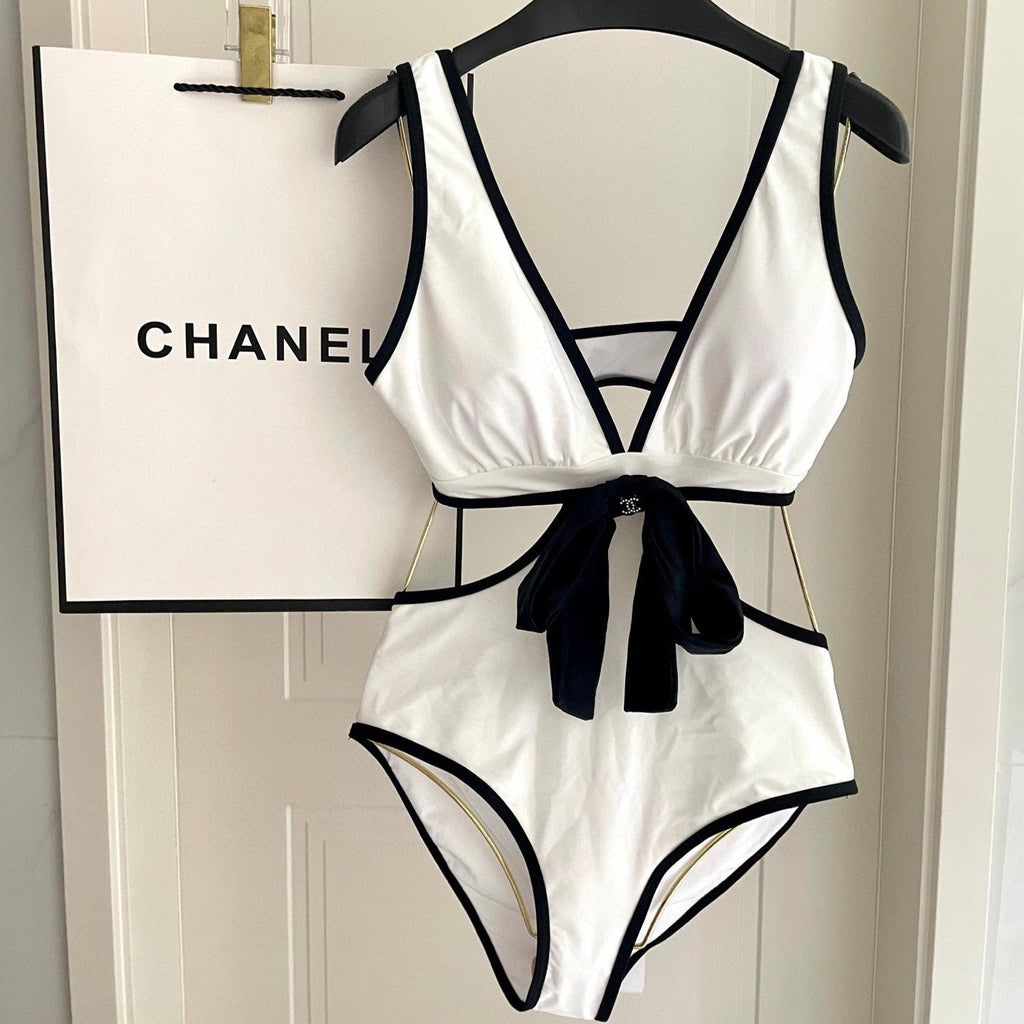 CHANEL BIKINI SWIMSUIT SET IN WHITE AND BOW BLACK 622186