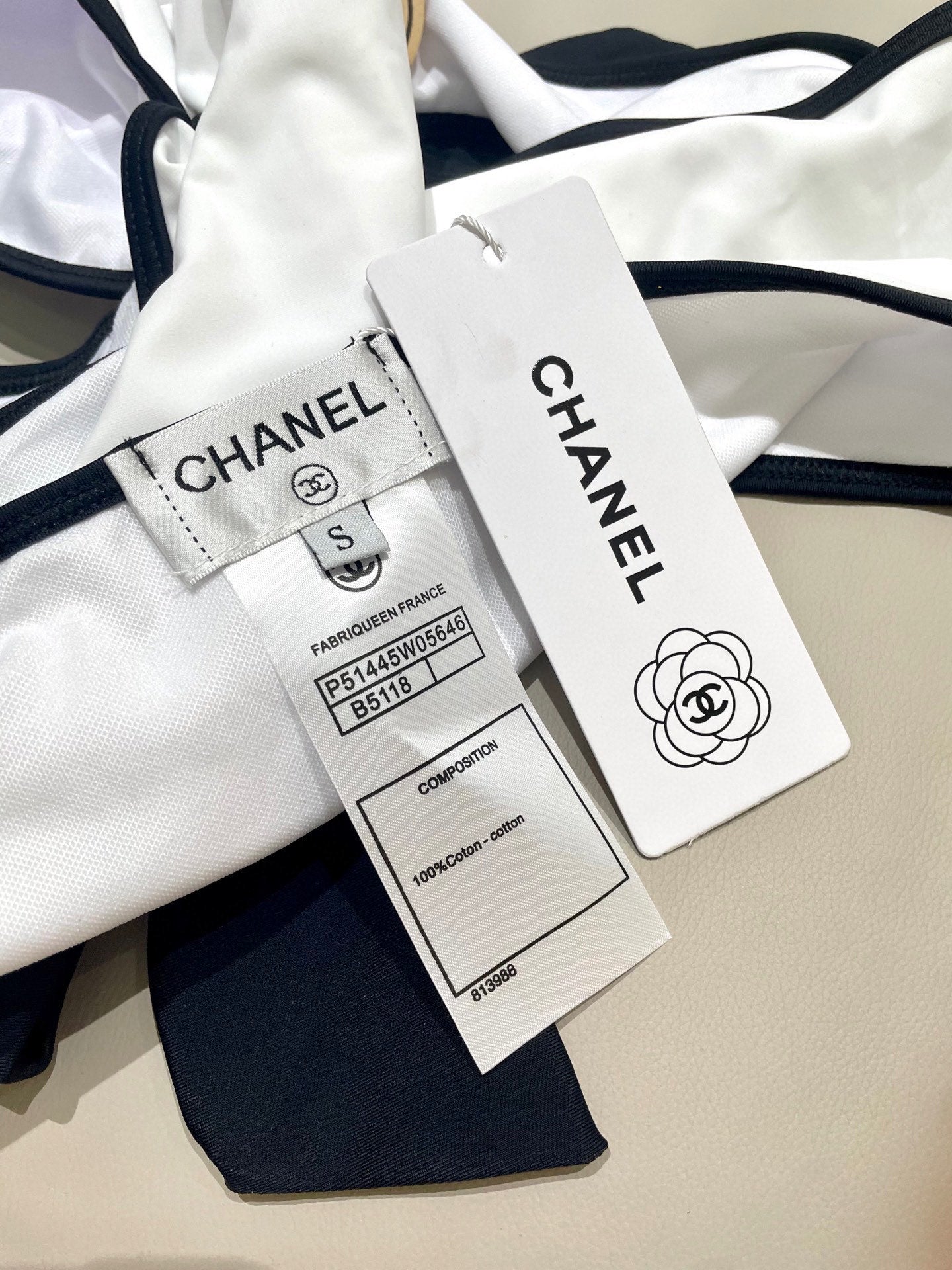 CHANEL BIKINI SWIMSUIT SET IN WHITE AND BOW BLACK 622186