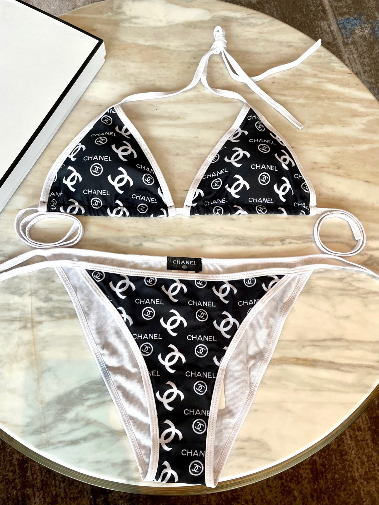 CHANEL BIKINI SWIMSUIT IN BLACK AND WHITE AND PRINTED 627825