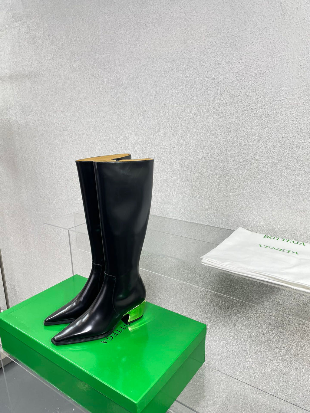 BOTTEGA VENETA TEX HIGH BOOT IN BLACK PATENT CALFSKIN