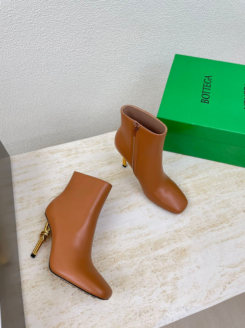 BOTTEGA VENETA KNOT ANKLE BOOT IN BRONZE BROWN CALFSKIN WITH GOLD METAL HEEL 9 CM