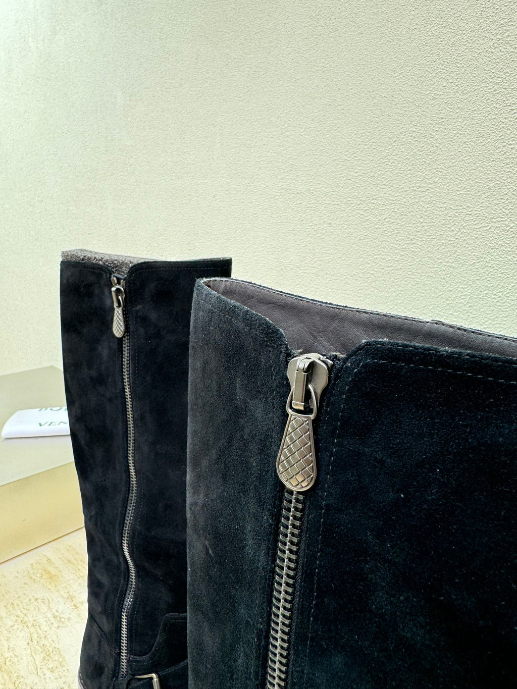 BOTTEGA VENETA KNEE HIGH BOOT IN BLACK SUEDE