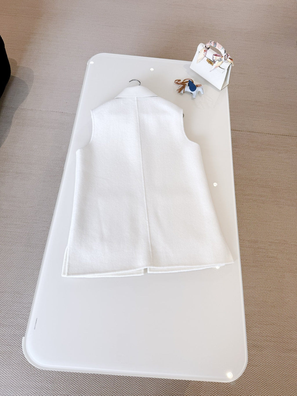 HERMES 25S SLEEVELESS VEST JACKET 477