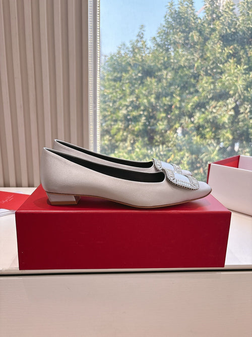 BELLE VIVIER BALLERINAS IN PLATINUM SILK