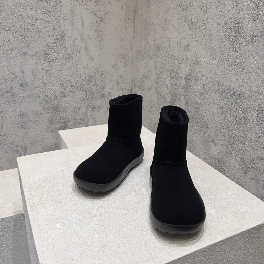 BOTTEGA VENETA SNAP ANKLE BOOT IN BLACK SUEDE AND SHEARLING LINING