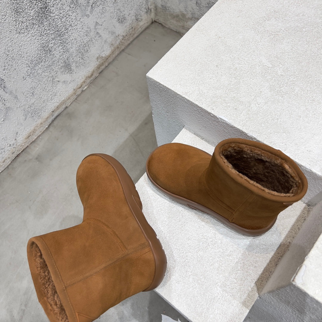 BOTTEGA VENETA SNAP ANKLE BOOT IN BRONZE BROWN SUEDE AND SHEARLING LINING