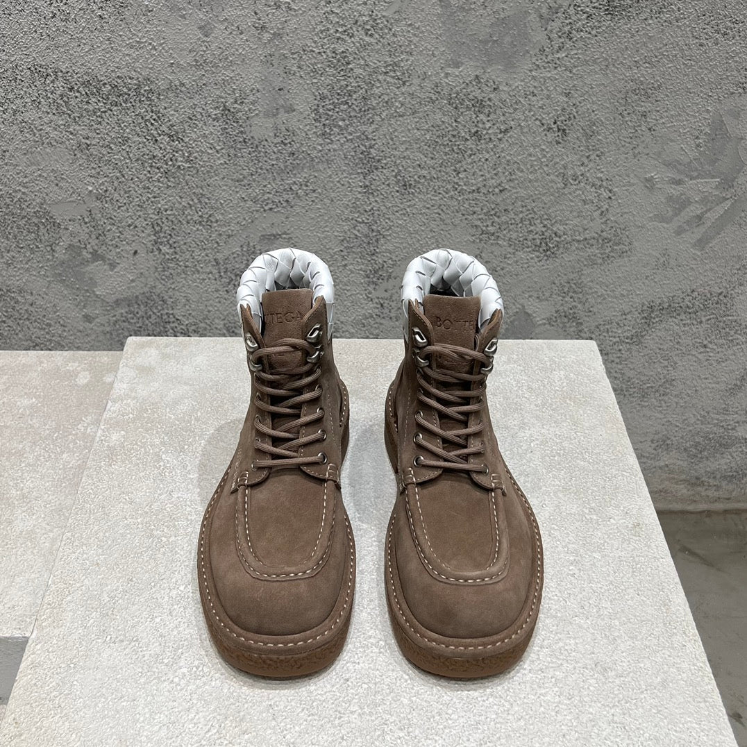 BOTTEGA VENETA HADDOCK LACE-UP ANKLE BOOT IN WALNUT BROWN SUEDE