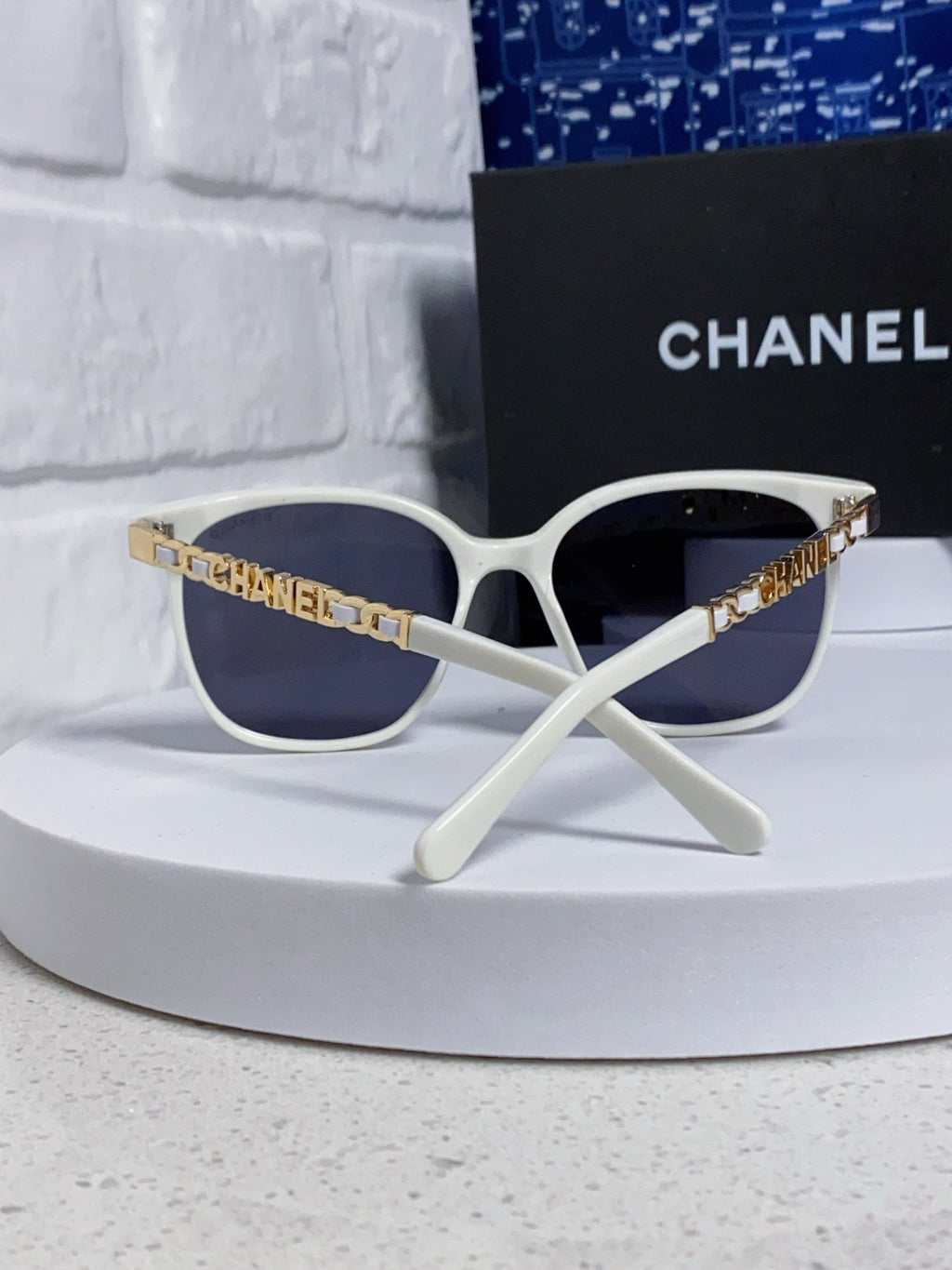CHANEL SQUARE SUNGLASSES 632031 IN WHITE ACETATE GOLD METAL
