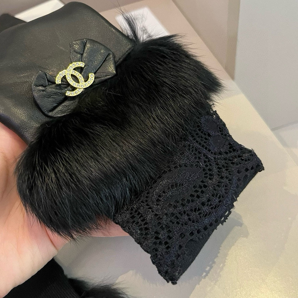 CHANEL FINGERLESS LONG GLOVES IN BLACK LAMBSKIN WITH RABBIT FUR 465798