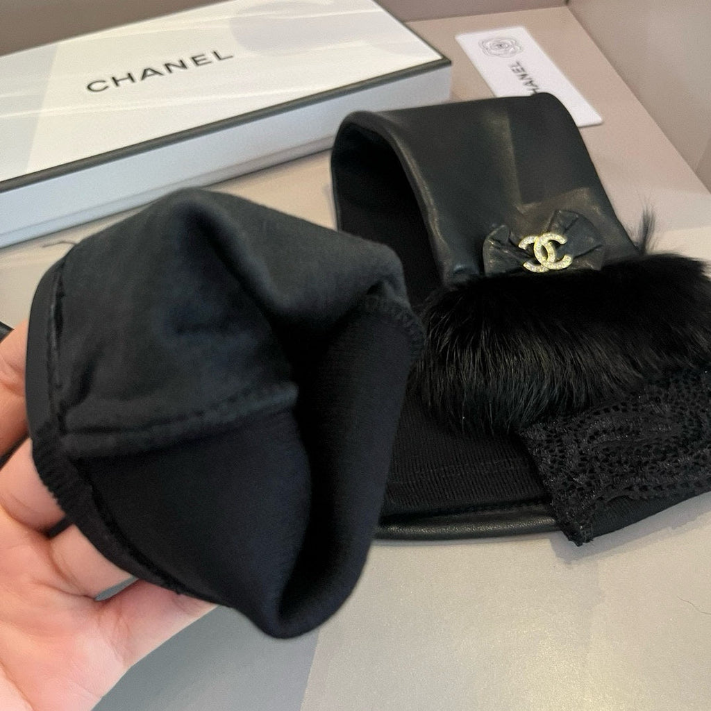 CHANEL FINGERLESS LONG GLOVES IN BLACK LAMBSKIN WITH RABBIT FUR 465798